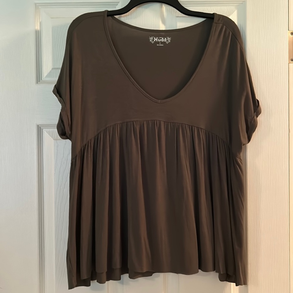 Army green MUDD flowy shirt.